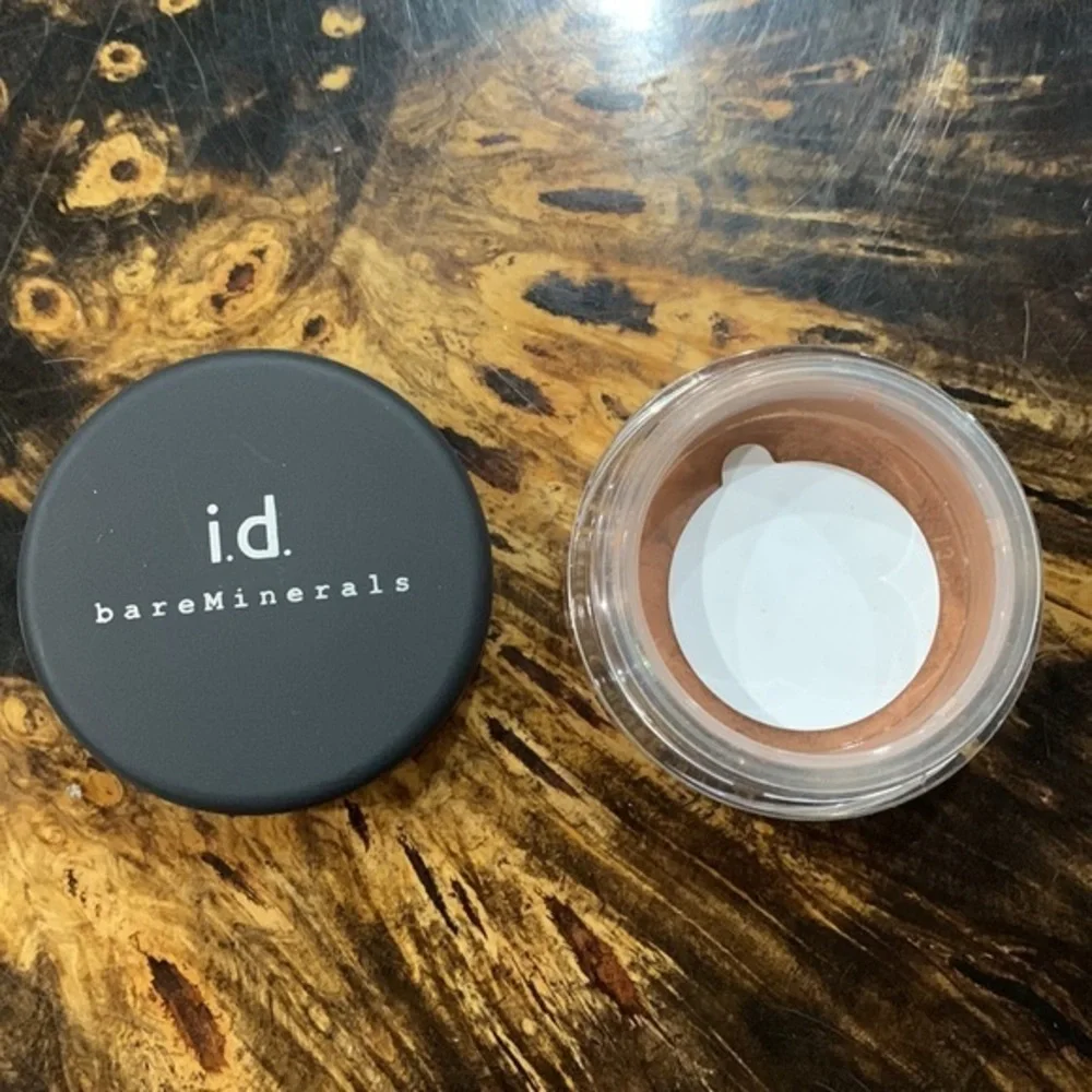BareMinerals All Over Face Color Medium Dark N40